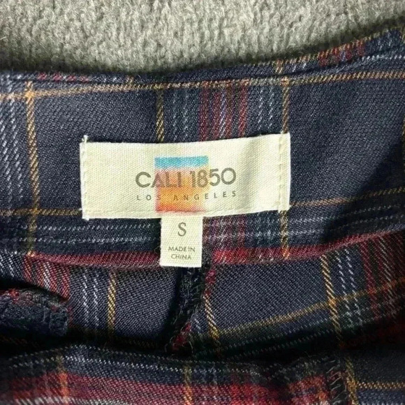 NWT Cali 1850 Plaid Button Detail Skorts - Navy & Red size Small - Picture 6 of 10